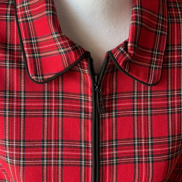 Danny & Nicole 2 pc pant suit sz 16 - Picture 2 of 5